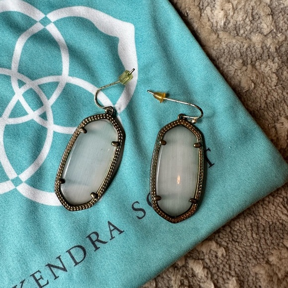 Grey Kendra Scott Earrings - Picture 3 of 3
